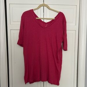 J. Jill Fuchsia Short Sleeve V-Neck Tee size Large